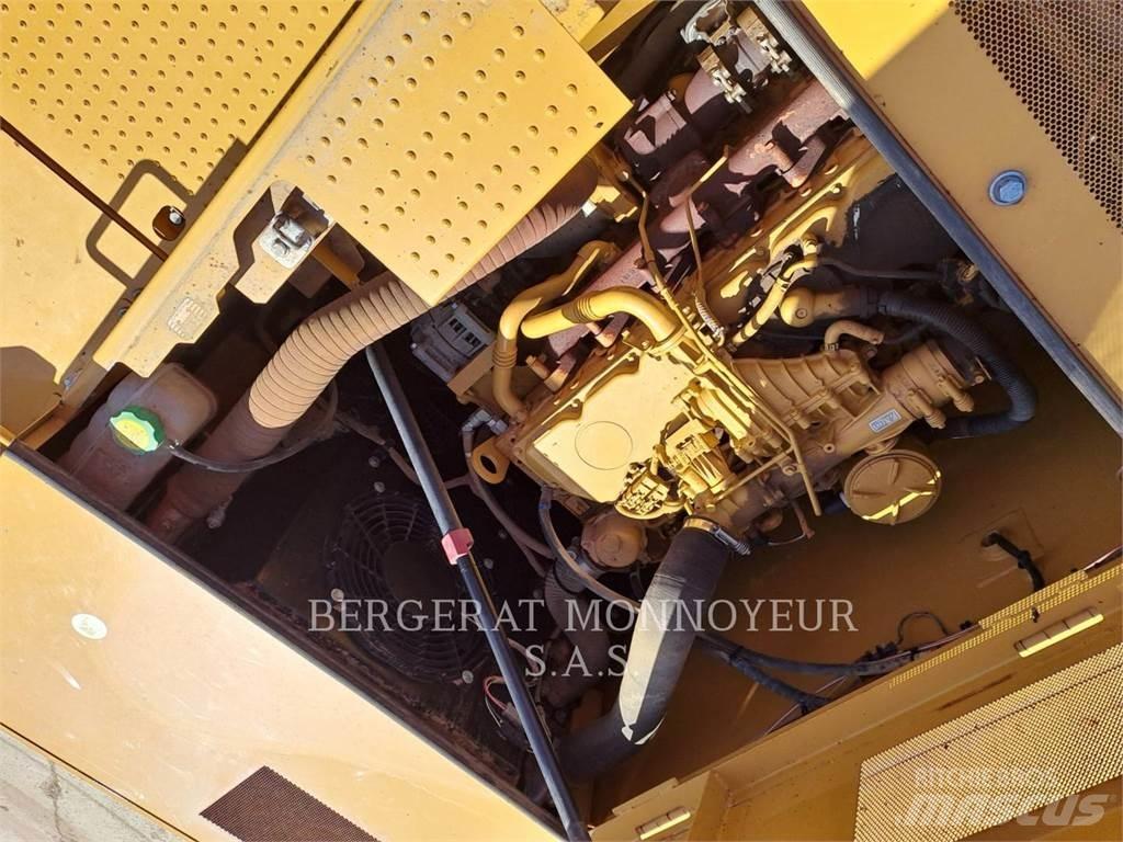 CAT 323 Bandgrävare