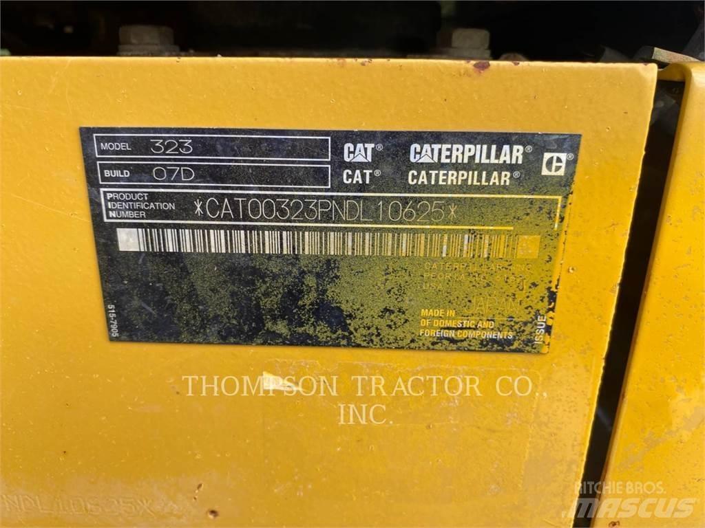 CAT 323 Bandgrävare