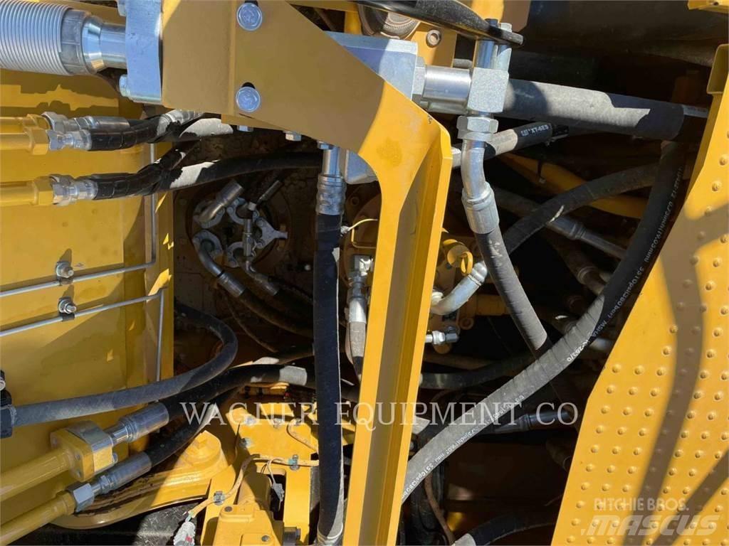 CAT 323 Bandgrävare
