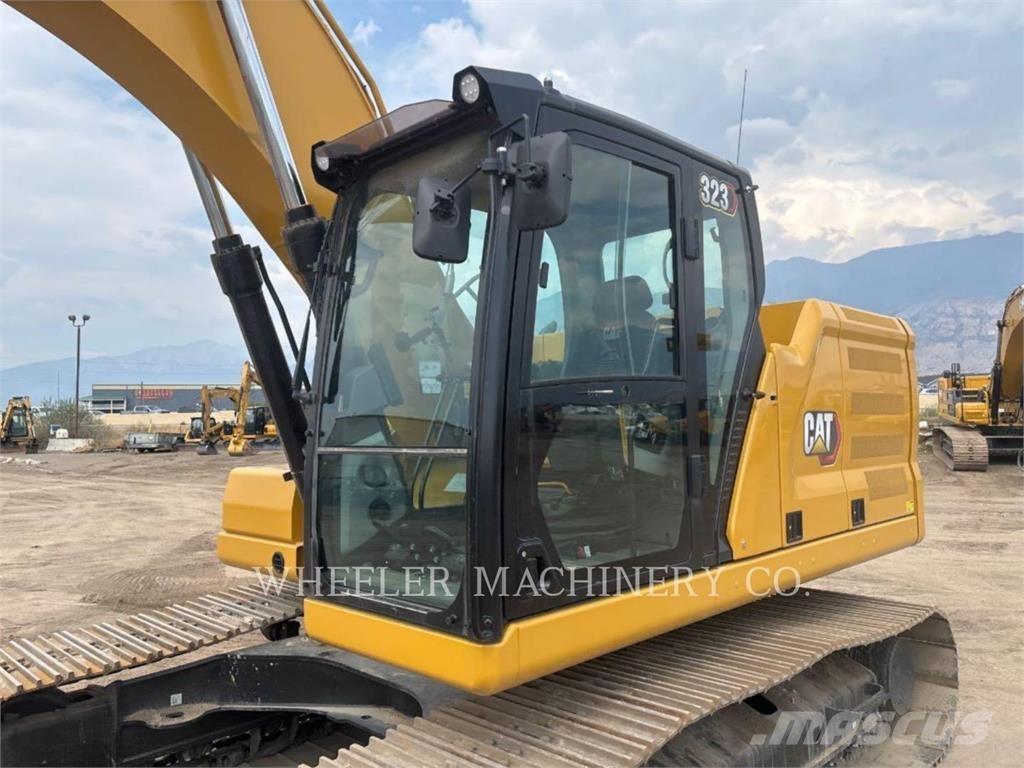 CAT 323 CF Bandgrävare