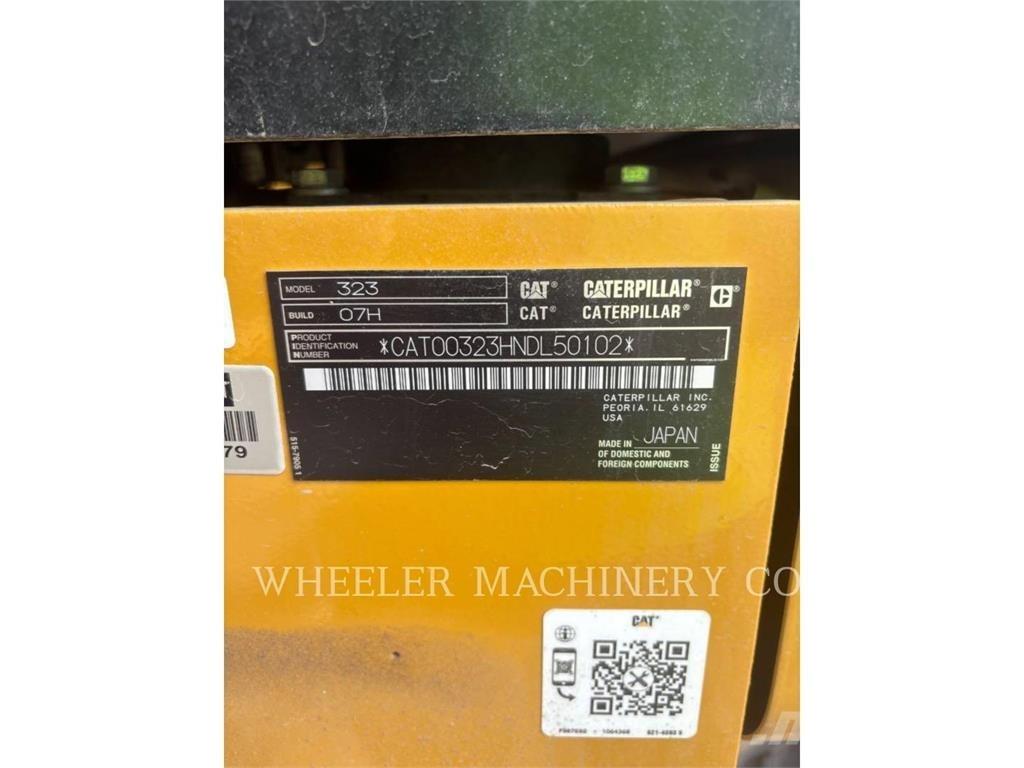 CAT 323 CF Bandgrävare