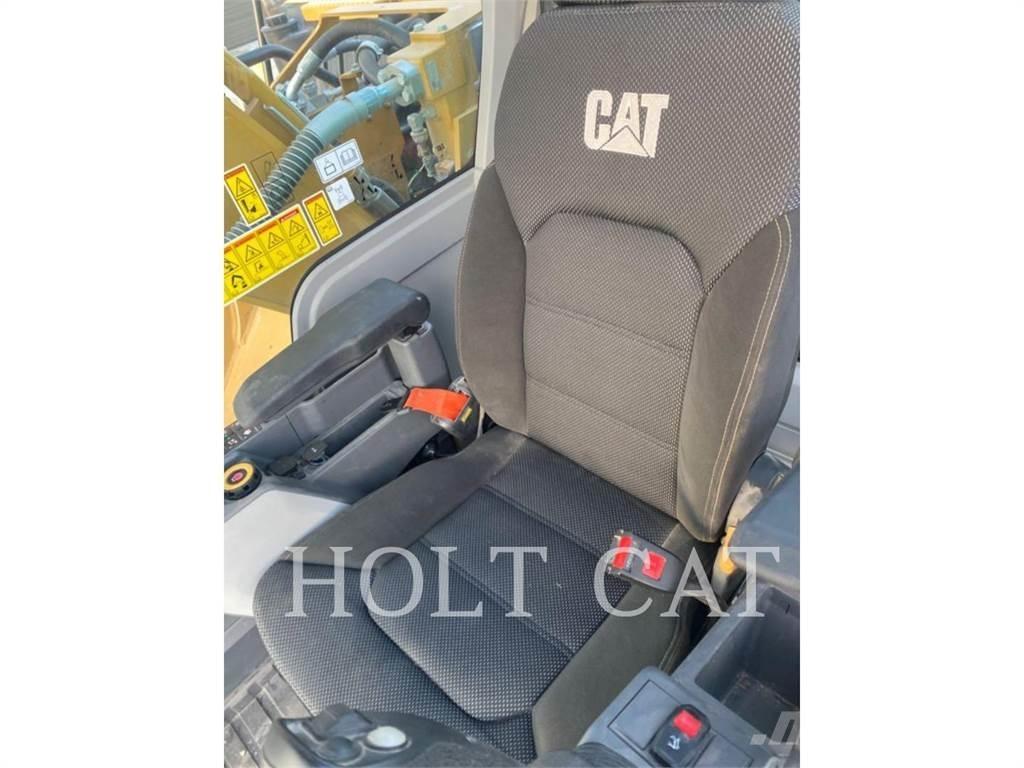 CAT 323 TC Bandgrävare
