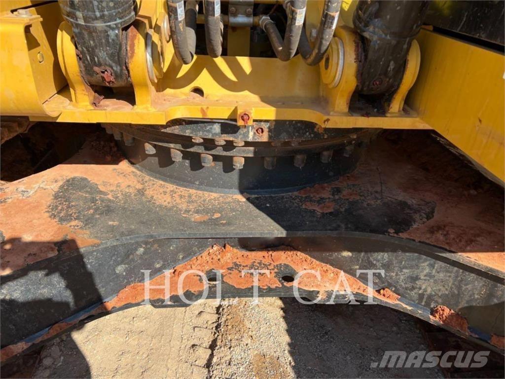 CAT 323 TC Bandgrävare