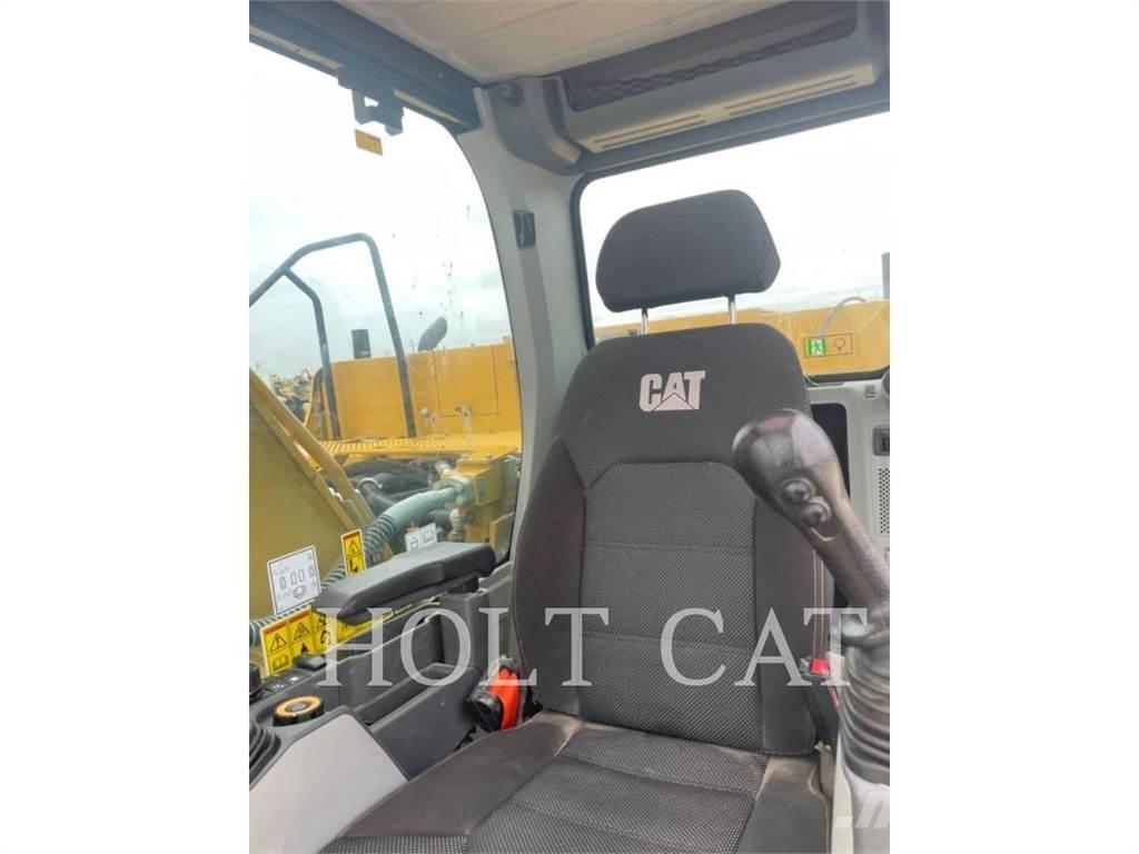 CAT 323 TC3 Bandgrävare