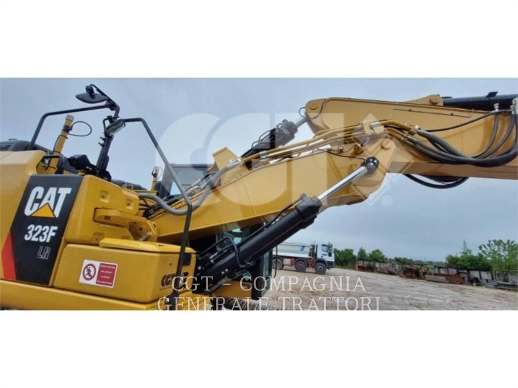 CAT 323F Bandgrävare
