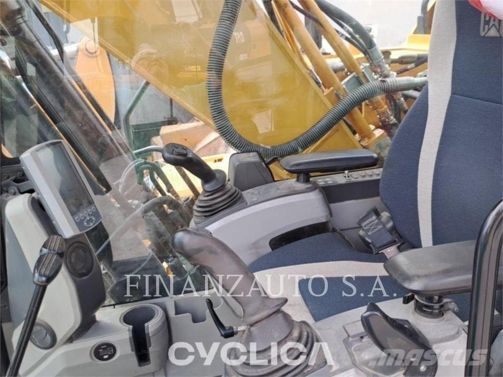 CAT 323F Bandgrävare