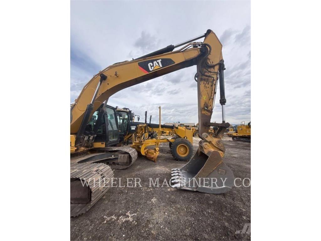 CAT 323F L CF Bandgrävare