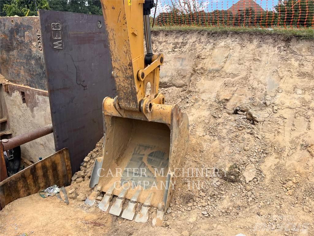 CAT 323FL Bandgrävare