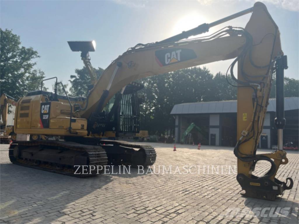 CAT 323FL Bandgrävare