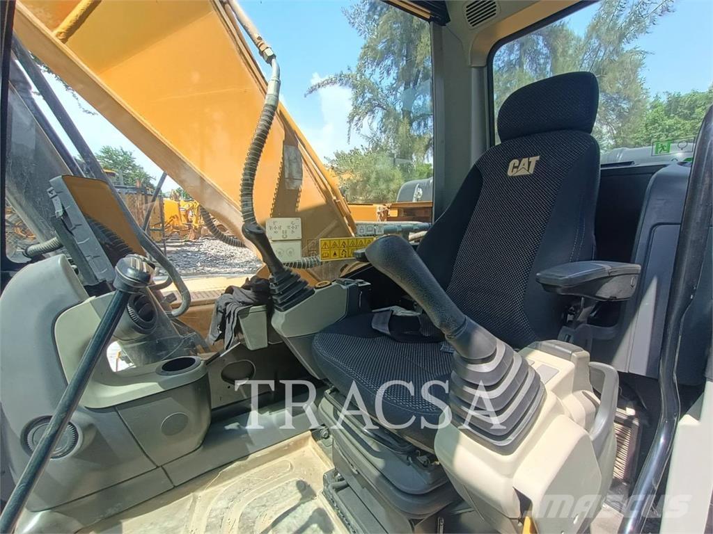CAT 323GX Bandgrävare