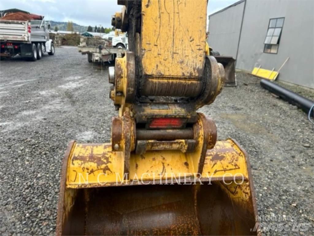CAT 325 Bandgrävare