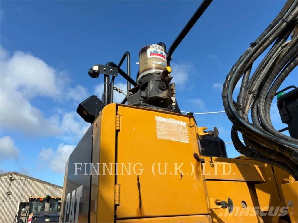 CAT 325FL Bandgrävare