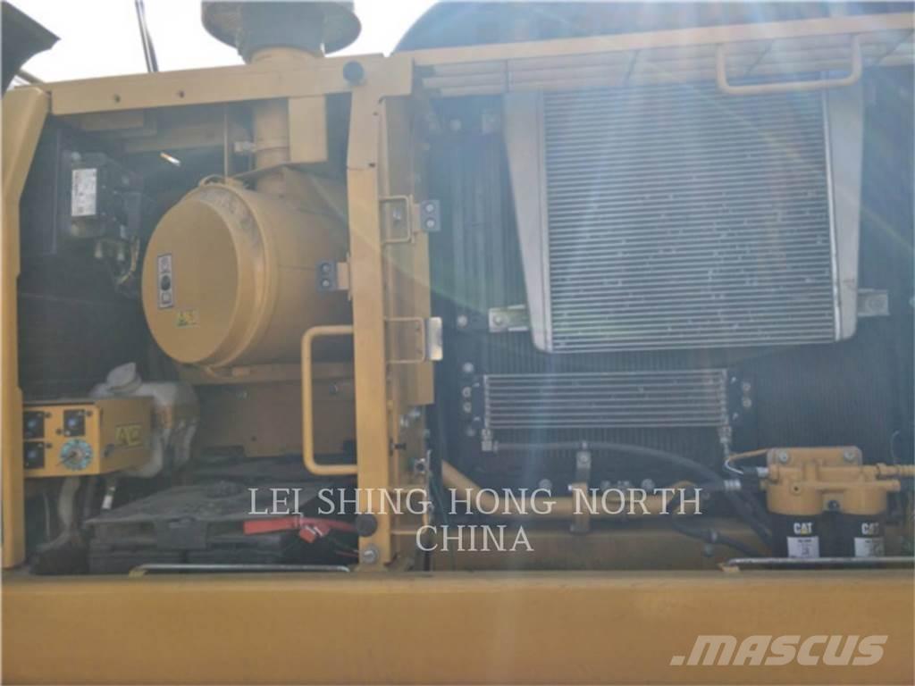 CAT 326D2L Bandgrävare