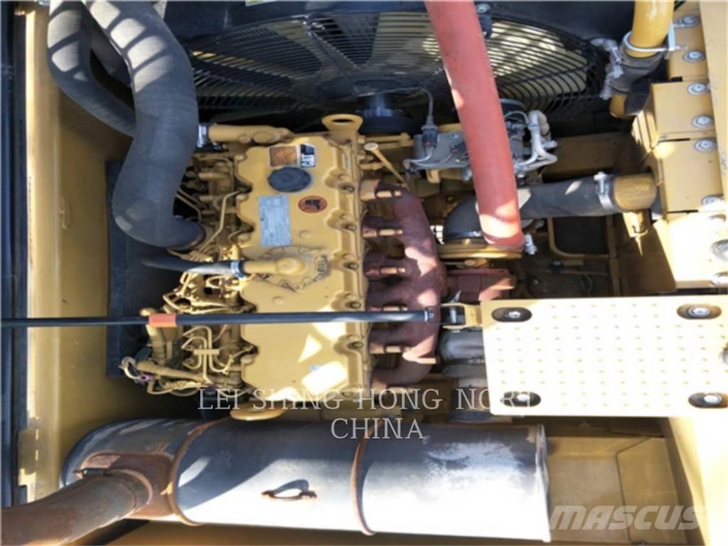 CAT 326D2L Bandgrävare