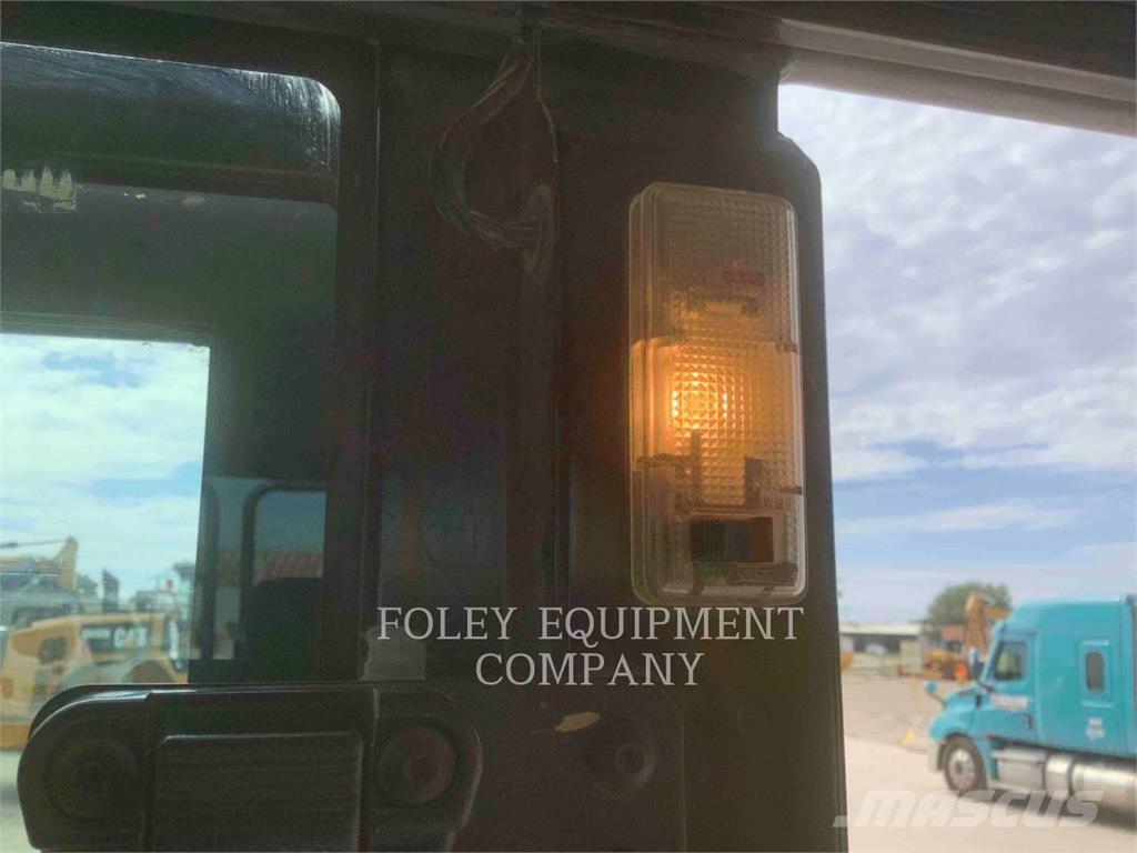 CAT 326FL9 Bandgrävare