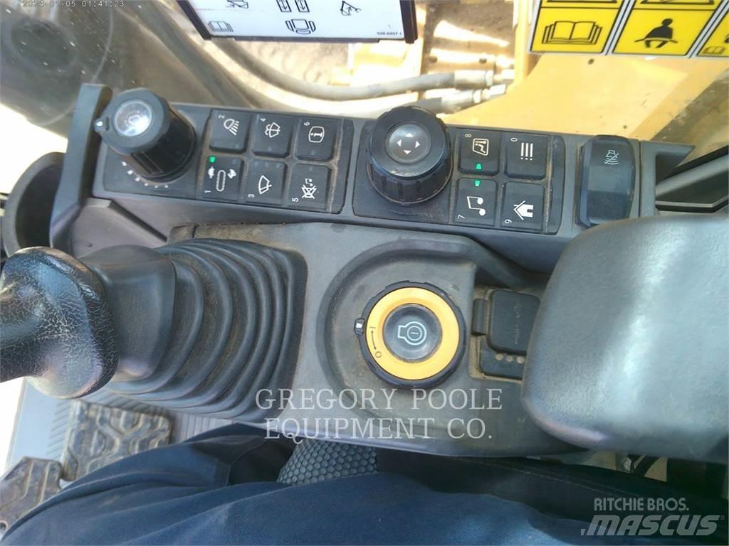 CAT 33007 Bandgrävare