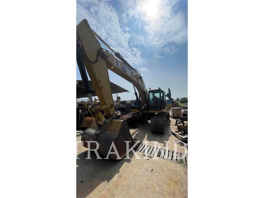 CAT 330D2L Bandgrävare