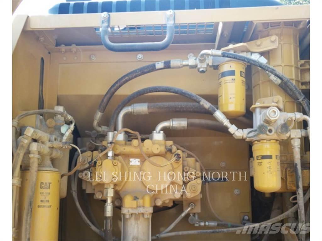 CAT 330D2L Bandgrävare