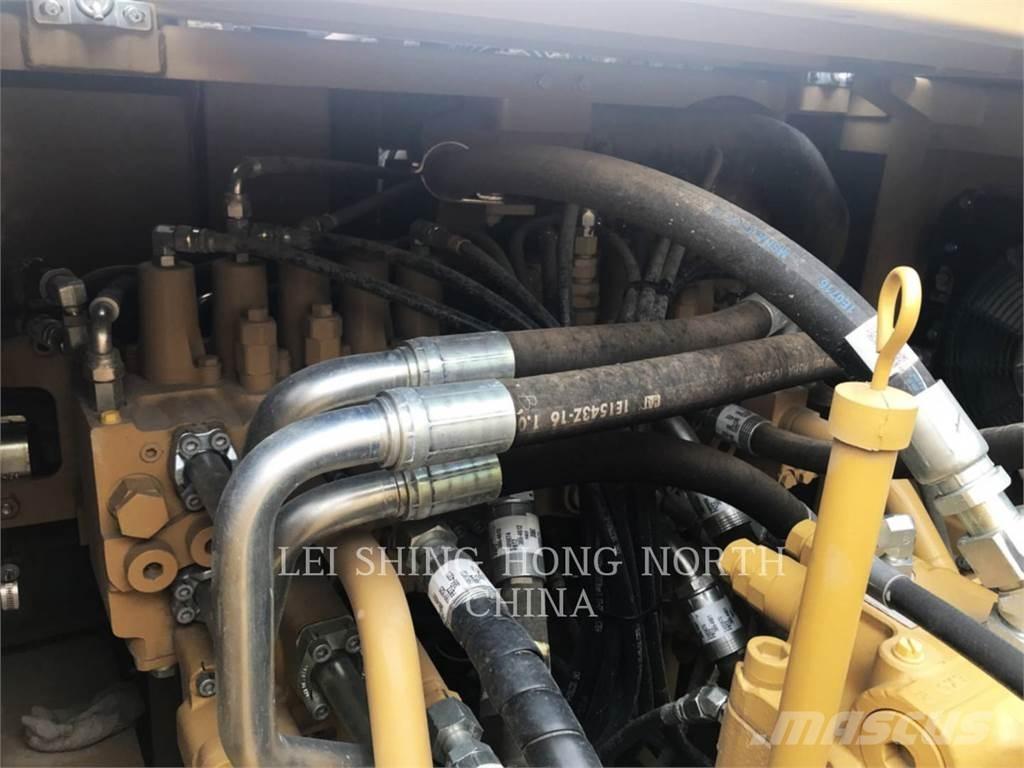 CAT 330D2L Bandgrävare