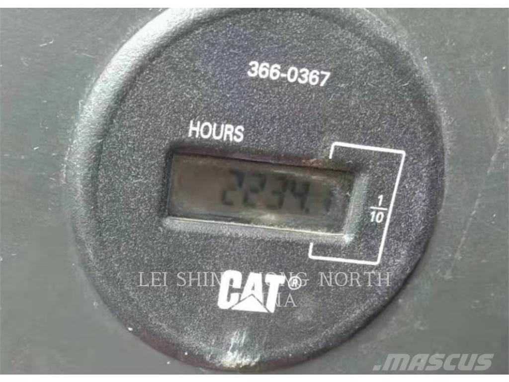CAT 330D2L Bandgrävare