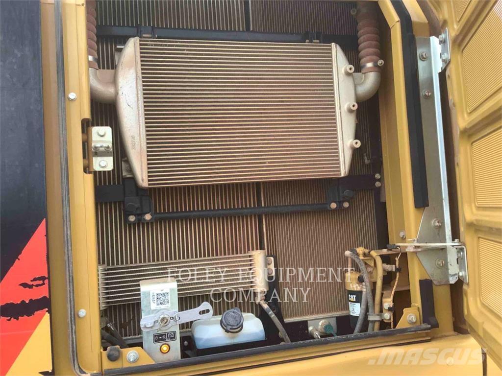 CAT 330FLLR Bandgrävare