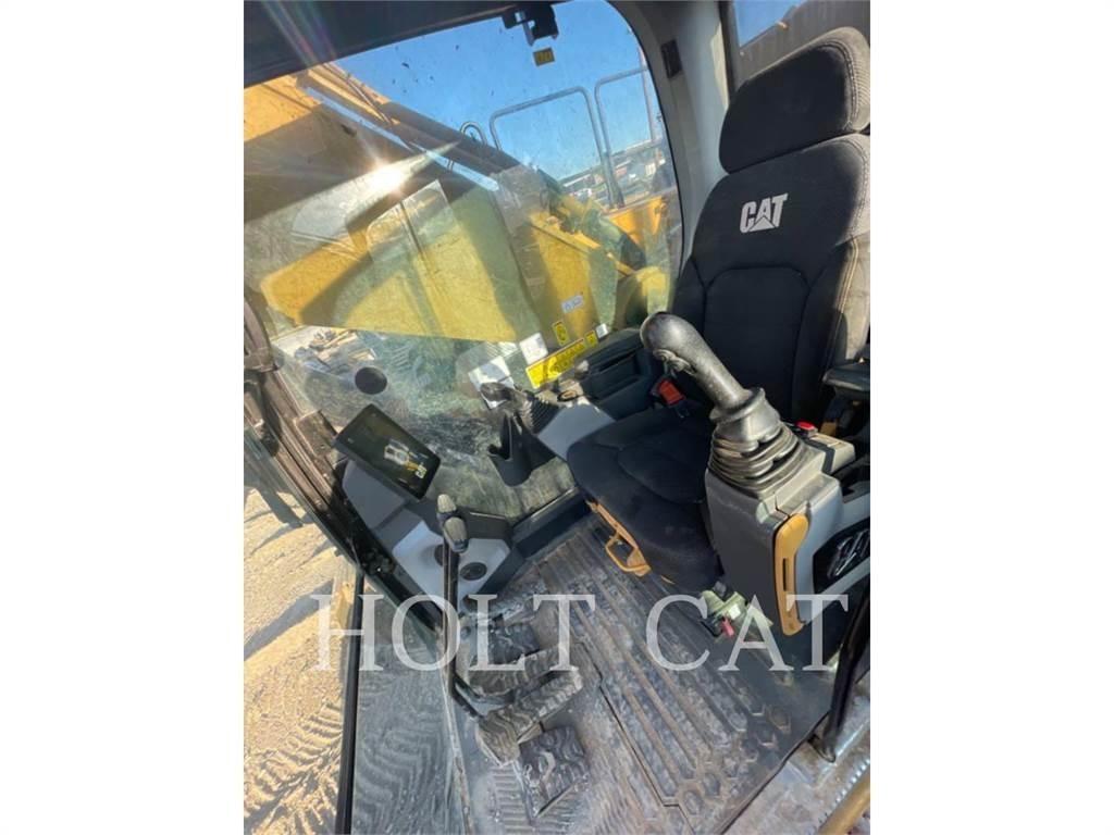 CAT 352 11 Bandgrävare