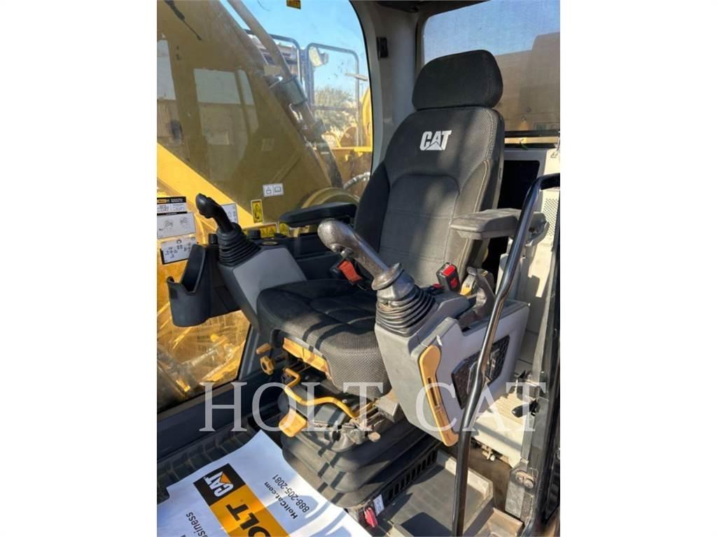 CAT 352 11 Bandgrävare