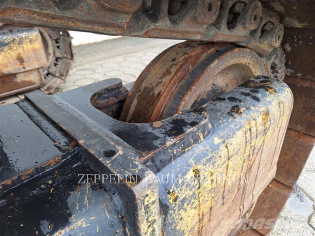 CAT 352FL Bandgrävare