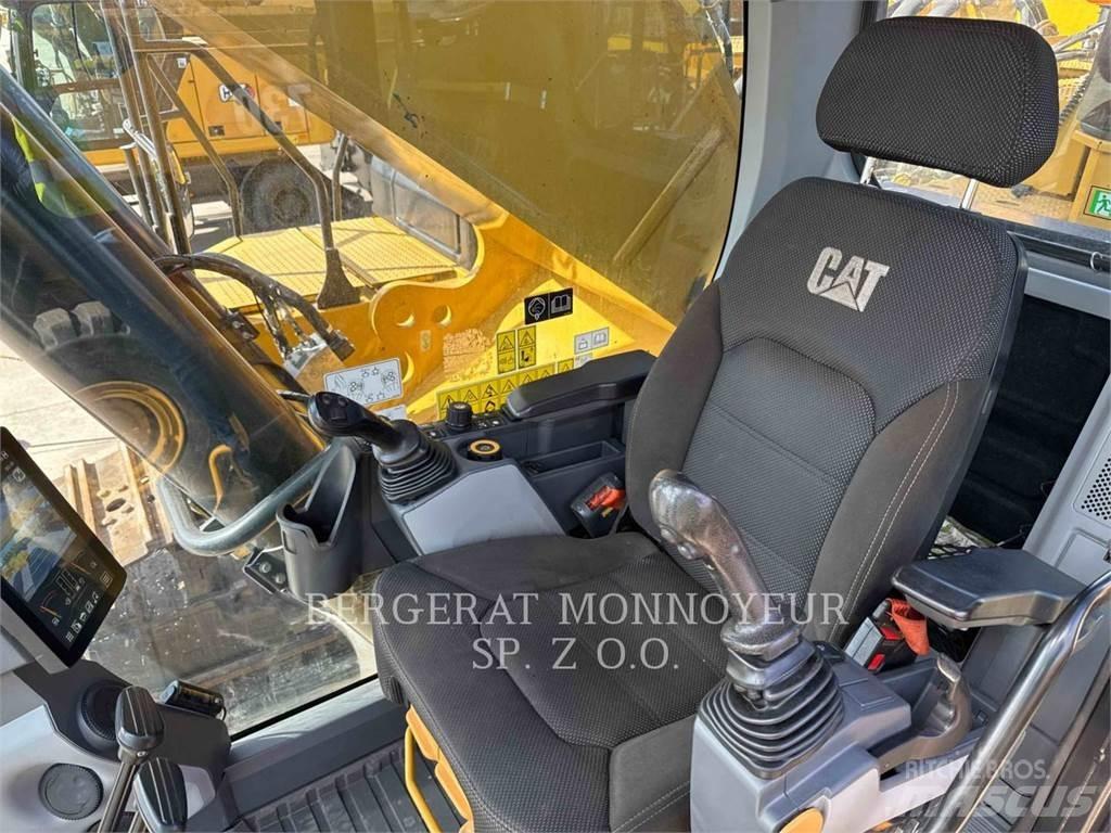 CAT 374 Bandgrävare
