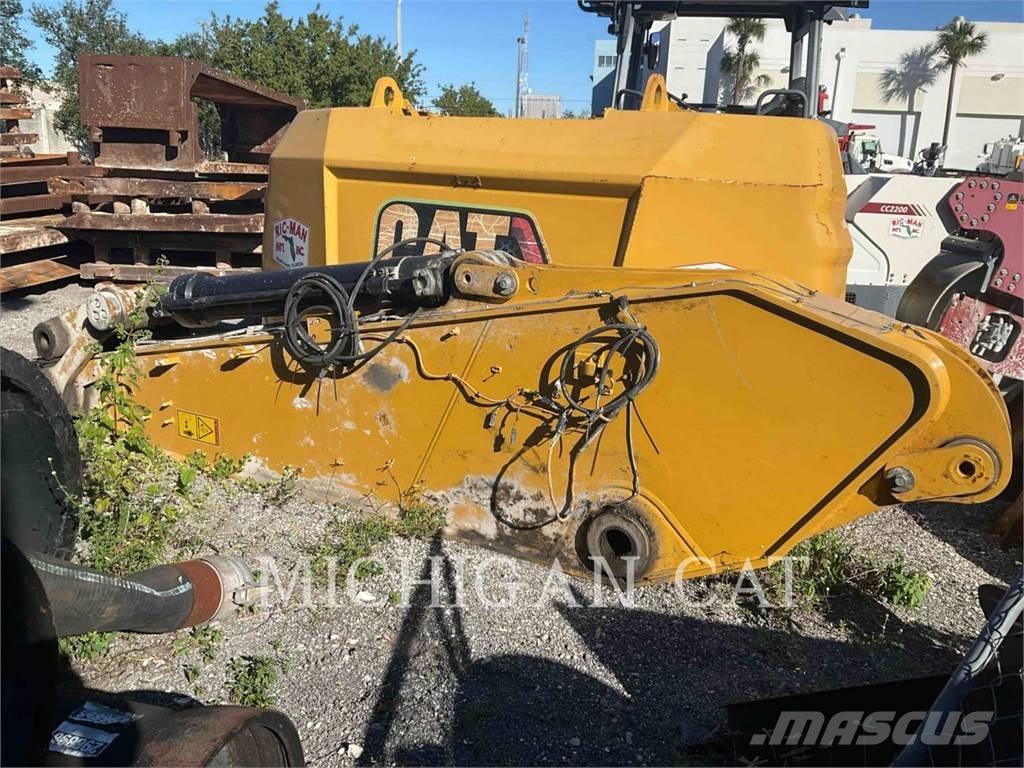 CAT 374 QZ1 Bandgrävare