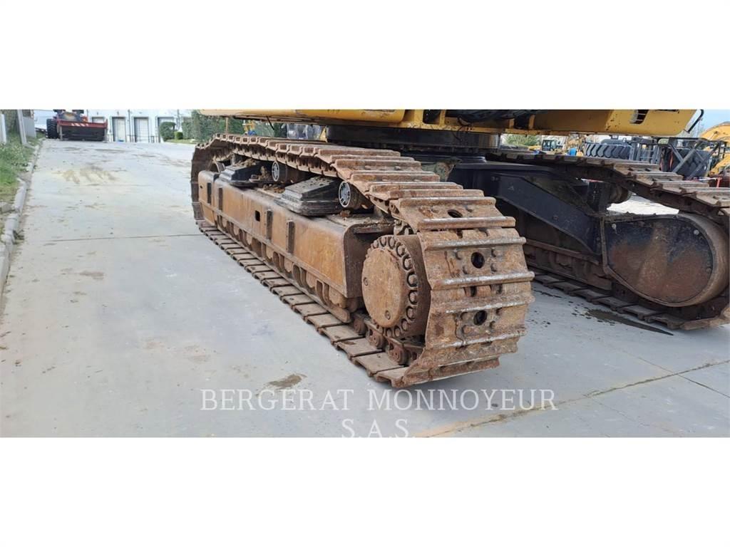 CAT 374D Bandgrävare