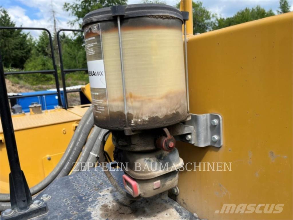 CAT 374FL Bandgrävare
