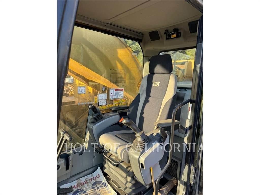 CAT 390FL Bandgrävare