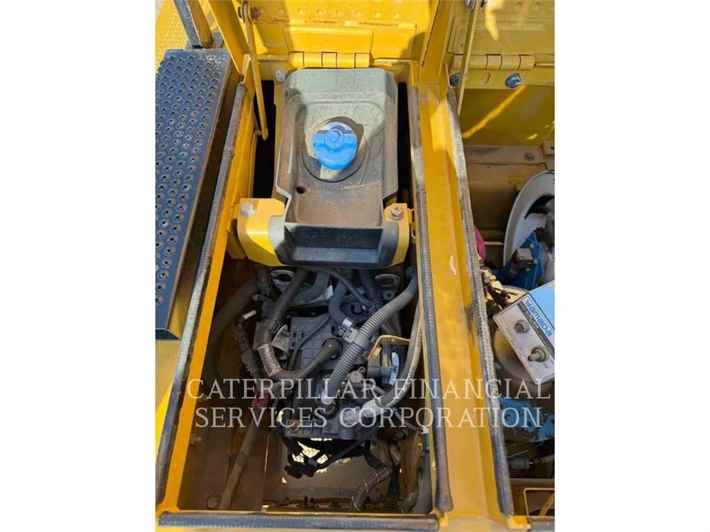 CAT 390FL Bandgrävare