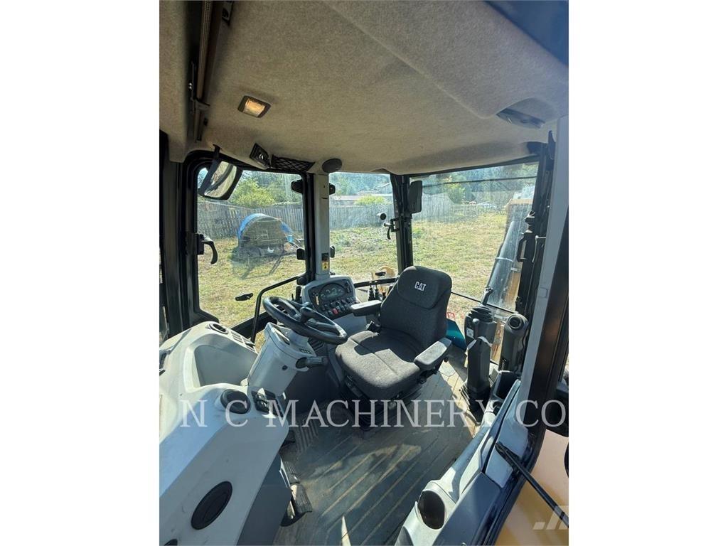 CAT 420F Grävlastare