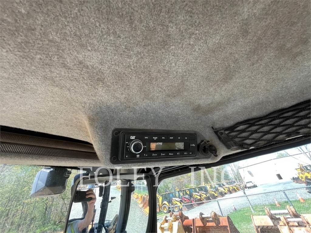 CAT 420F2IT Grävlastare