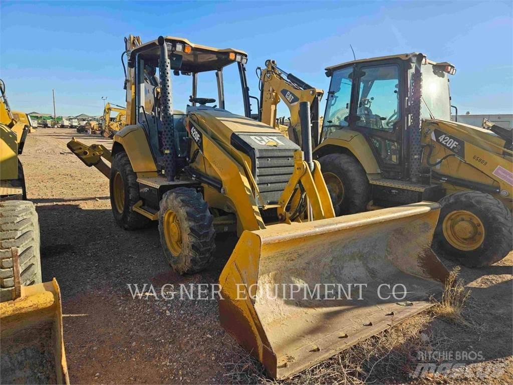 CAT 420F2ST Grävlastare