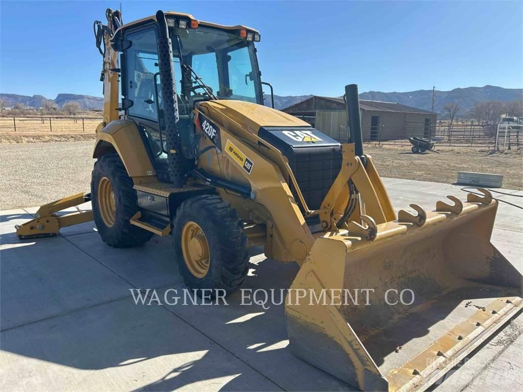 CAT 420F2ST Grävlastare