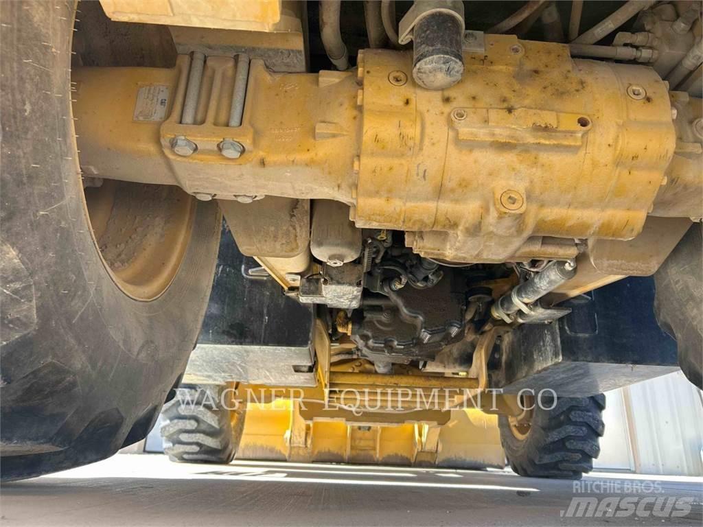 CAT 420F2ST Grävlastare