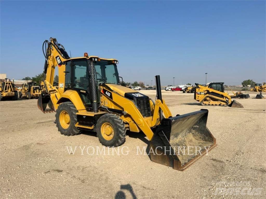 CAT 440 Grävlastare