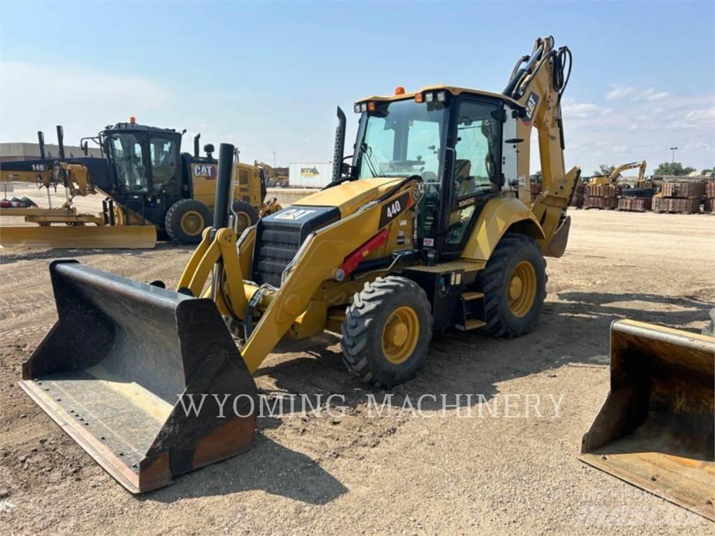 CAT 440 Grävlastare