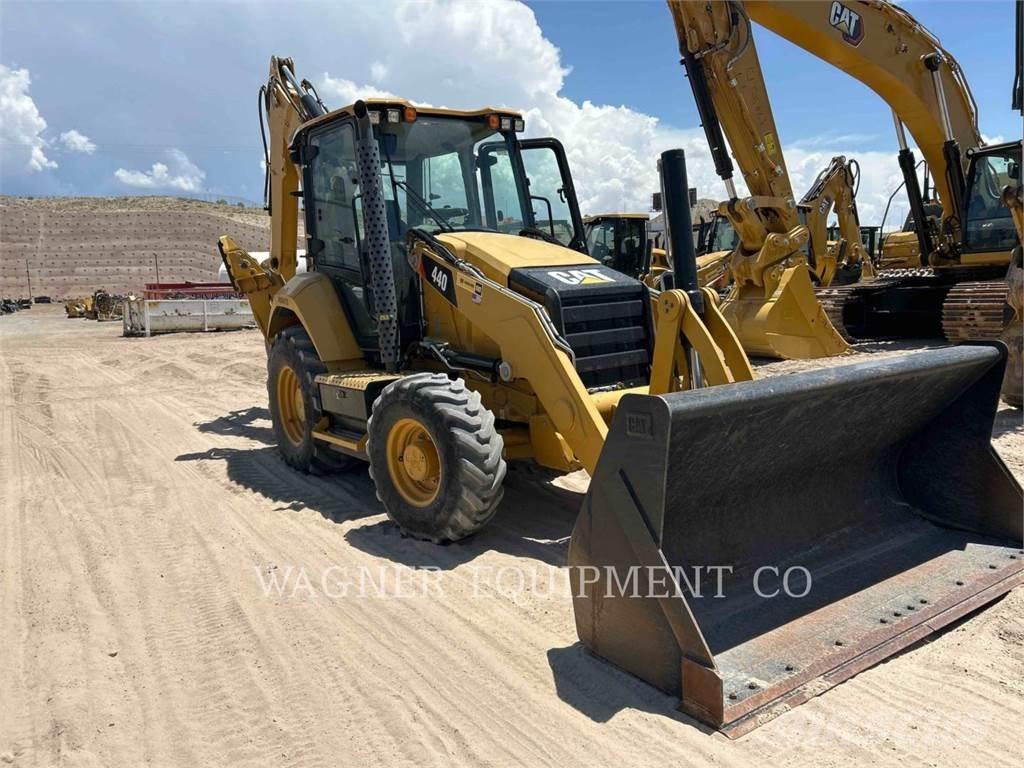 CAT 440 Grävlastare