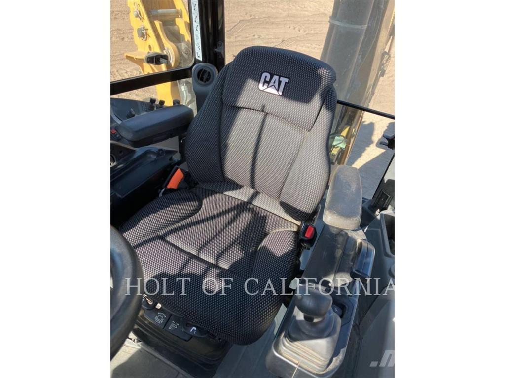 CAT 440 Grävlastare