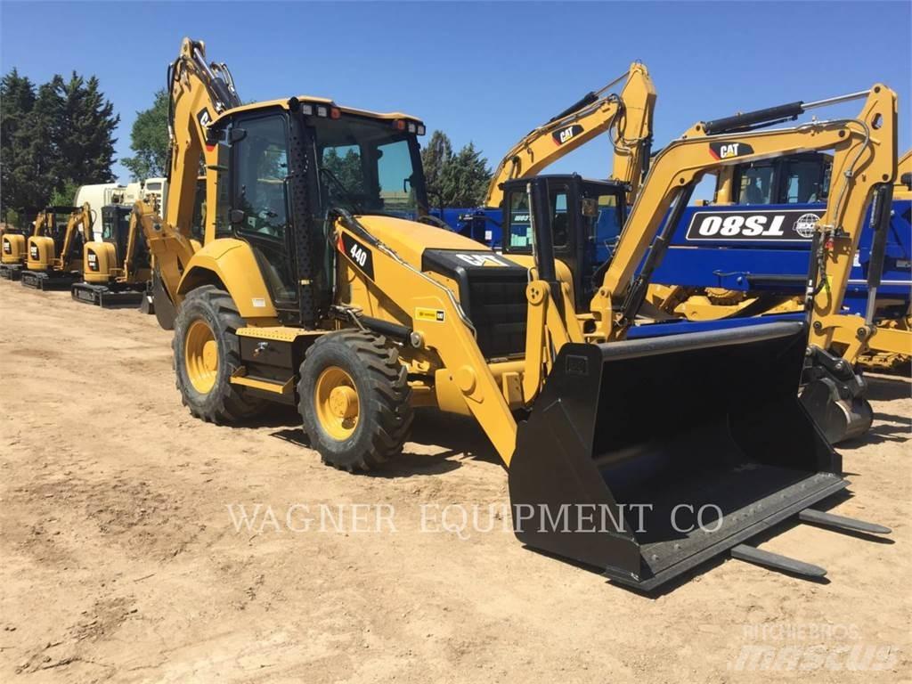 CAT 440 Grävlastare