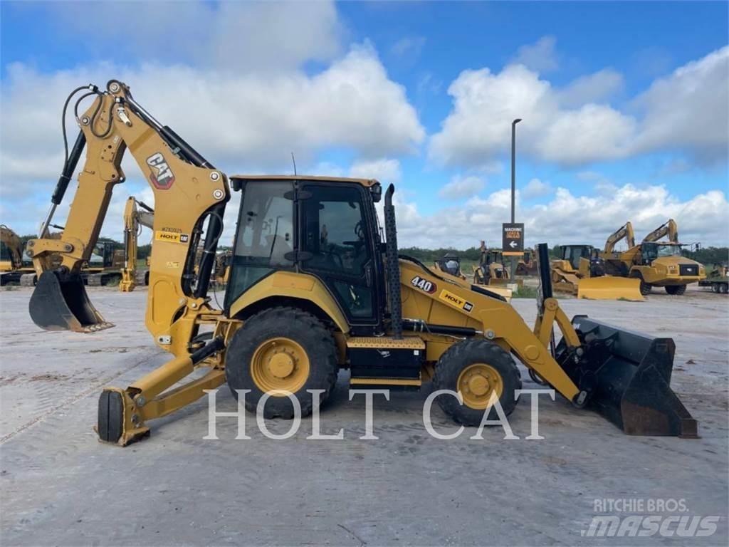 CAT 440 C4E Grävlastare