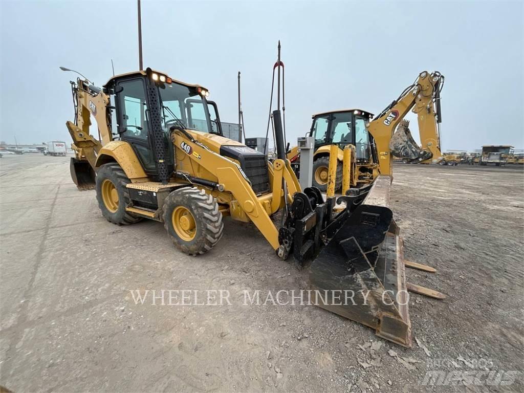 CAT 440 IT Grävlastare