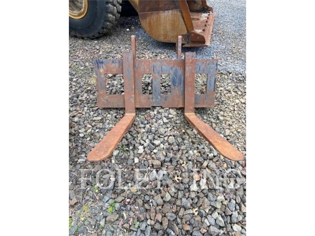CAT 48 PALLET FORKS Pallgafflar