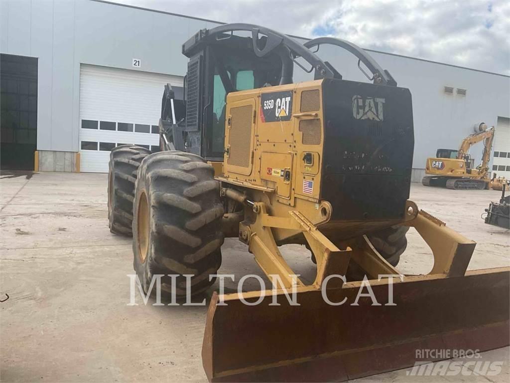 CAT 535D Lunnare