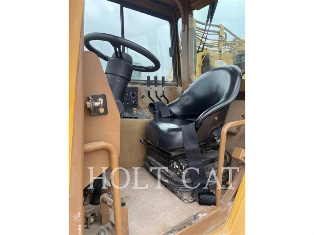 CAT 615CII Schaktvagnar