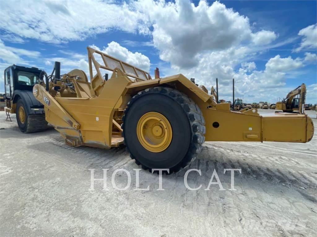 CAT 621 Schaktvagnar